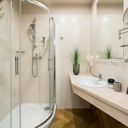 Louvre - Loftaffair Apartman Krakkó