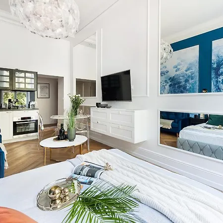 Louvre - Loftaffair Apartman