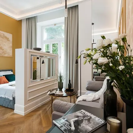 Louvre - Loftaffair Краков